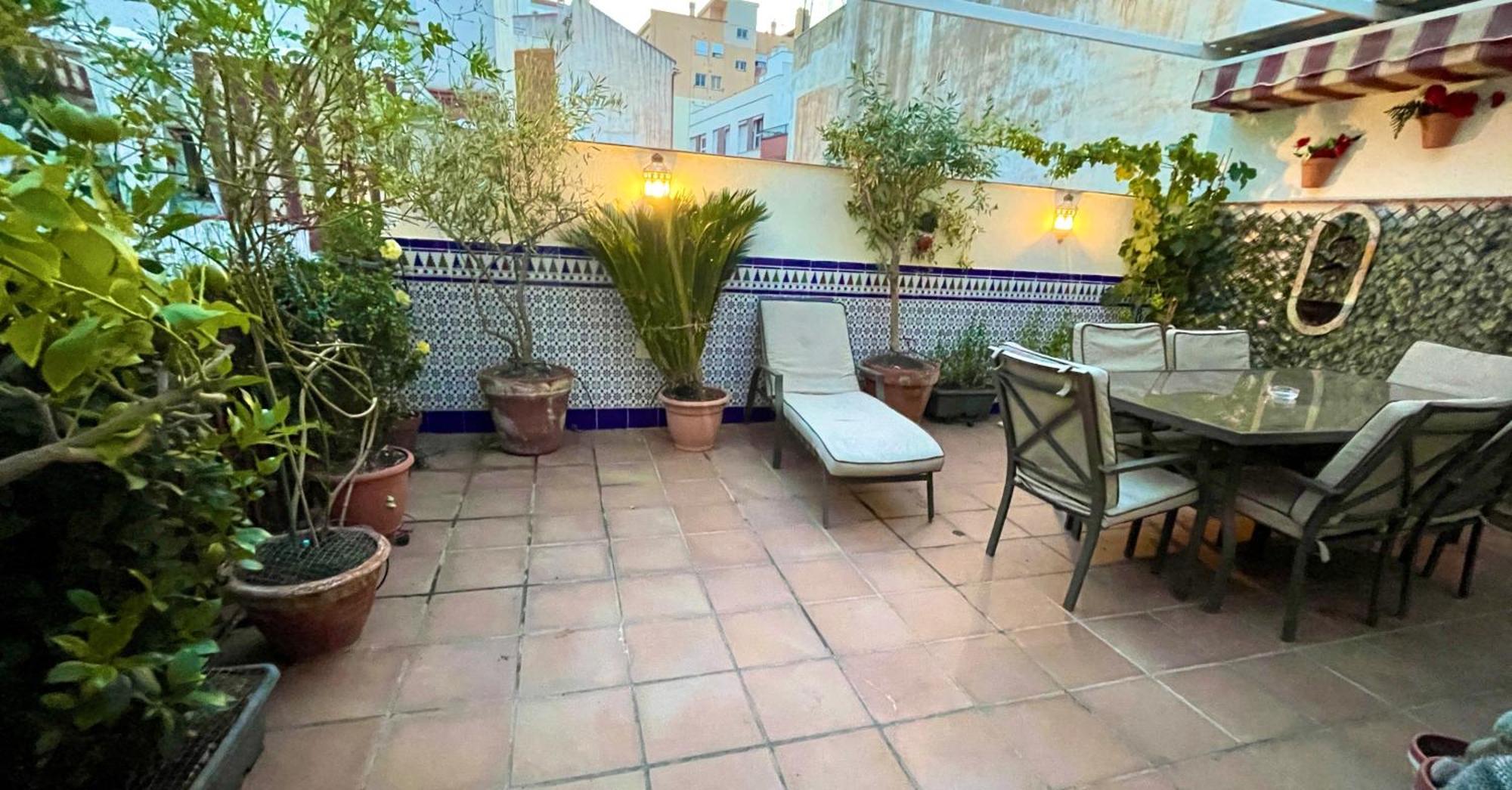 Maravilloso Apartamento Centrico De 70M2, Jardin Propio 40M2 Con Piscina Para Ninos Y Parking Opcional Malaga Exterior photo
