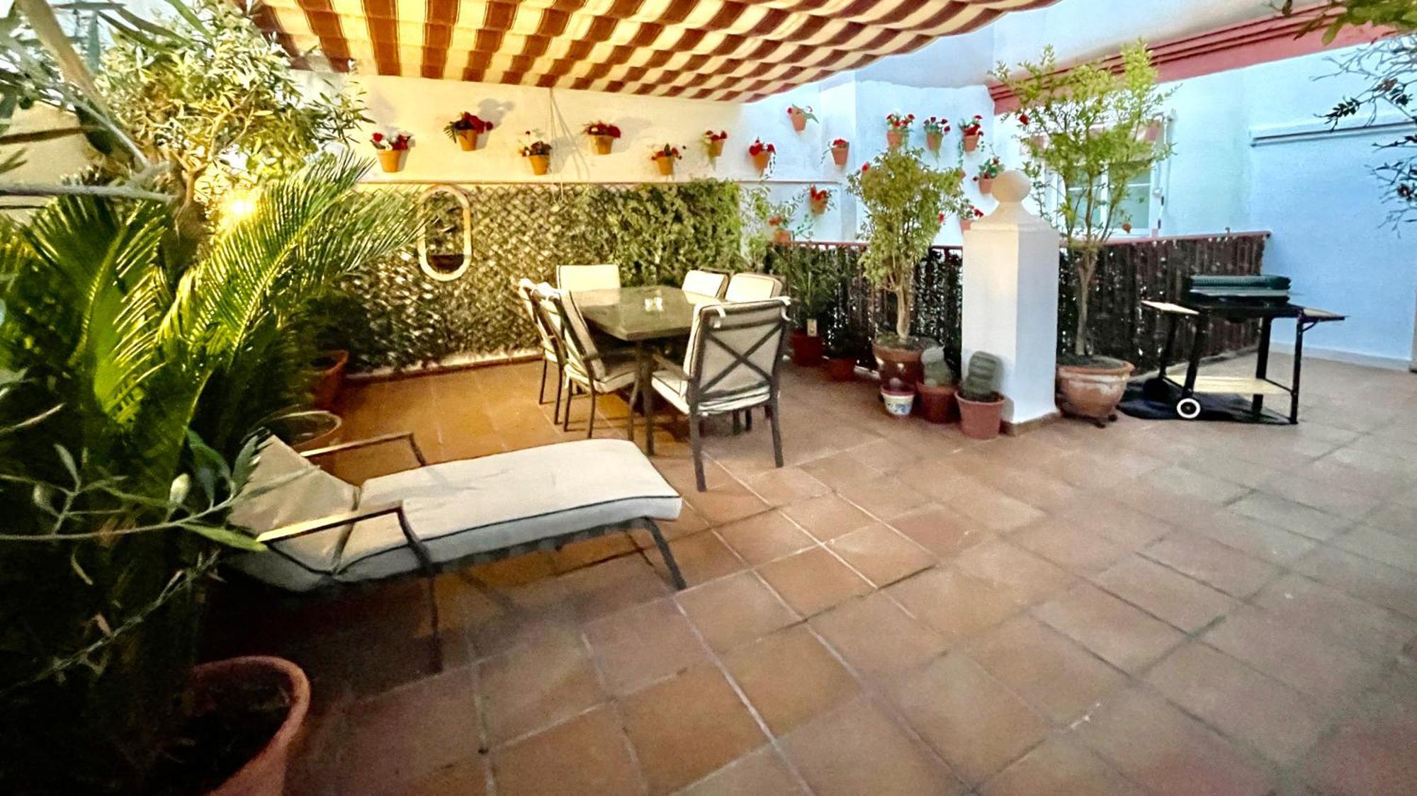 Maravilloso Apartamento Centrico De 70M2, Jardin Propio 40M2 Con Piscina Para Ninos Y Parking Opcional Malaga Exterior photo