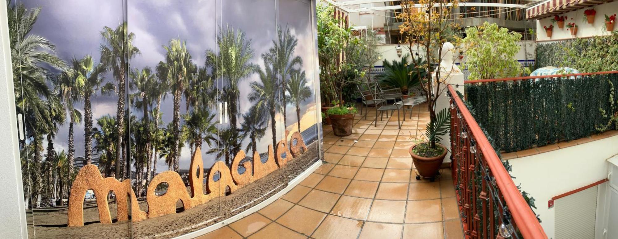 Maravilloso Apartamento Centrico De 70M2, Jardin Propio 40M2 Con Piscina Para Ninos Y Parking Opcional Malaga Exterior photo