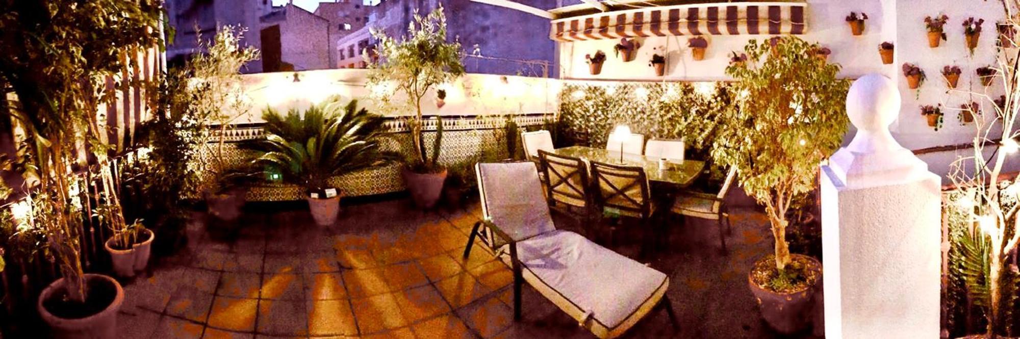 Maravilloso Apartamento Centrico De 70M2, Jardin Propio 40M2 Con Piscina Para Ninos Y Parking Opcional Malaga Exterior photo